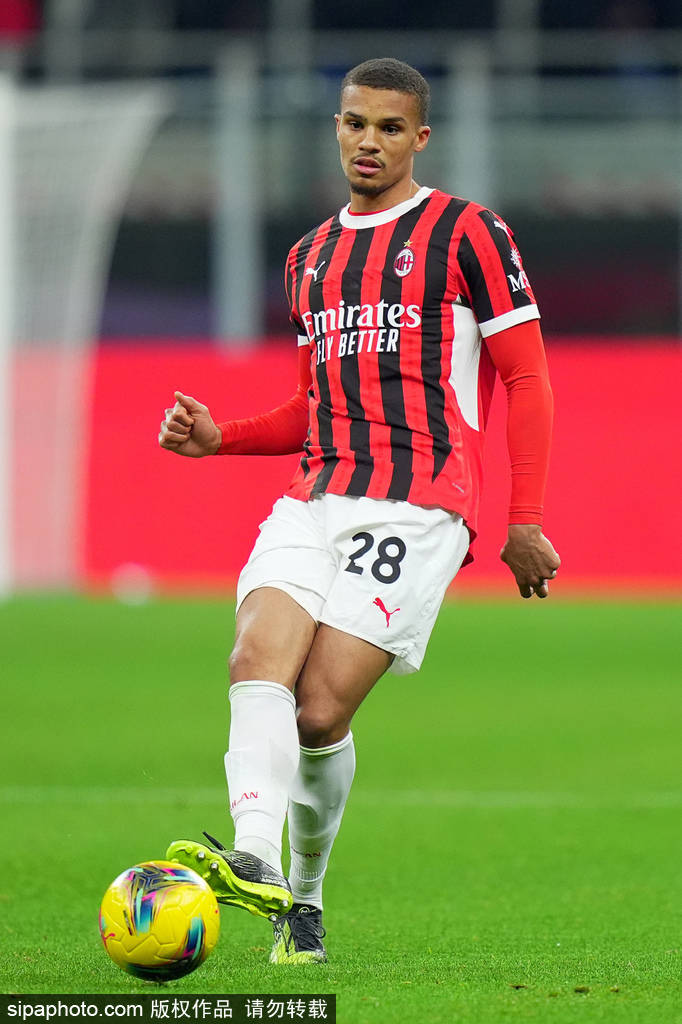 黑镇市vs卧龙岗狼队_米兰新援亚沙里训练中受伤黑镇市vs卧龙岗狼队,未来将接受详细检查!