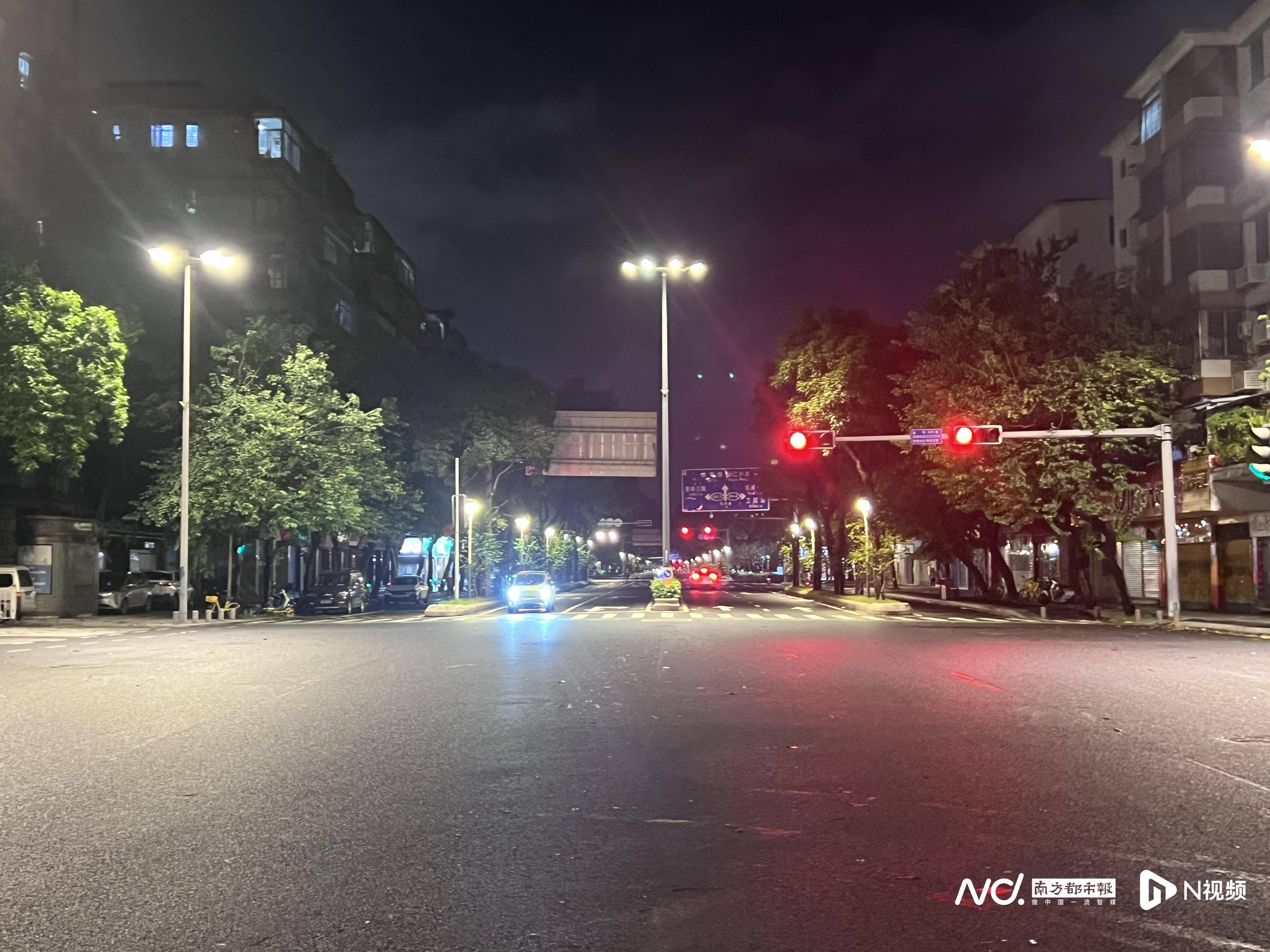 如何申请到皇冠信用_佛山官宣解除“五停”后两小时内如何申请到皇冠信用,我们在街头看见