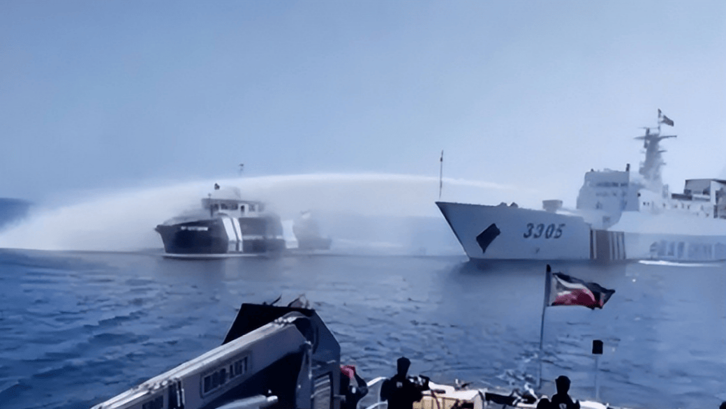 皇冠信用网开户_顾不上脸面了皇冠信用网开户,马科斯紧握中方大使的手,托大使给北京带句话