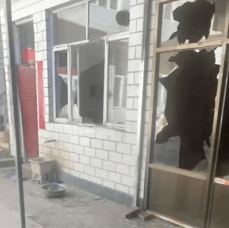 如何申请皇冠代理
_是否防卫过当成庭审焦点如何申请皇冠代理
！律师分析“狗咬人被摔犬主遭反杀”