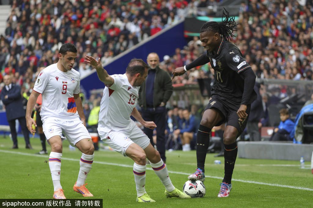 皇冠信用网开户
_直通世界杯皇冠信用网开户
！世预赛-C罗停赛B费戴帽 葡萄牙9-1亚美尼亚