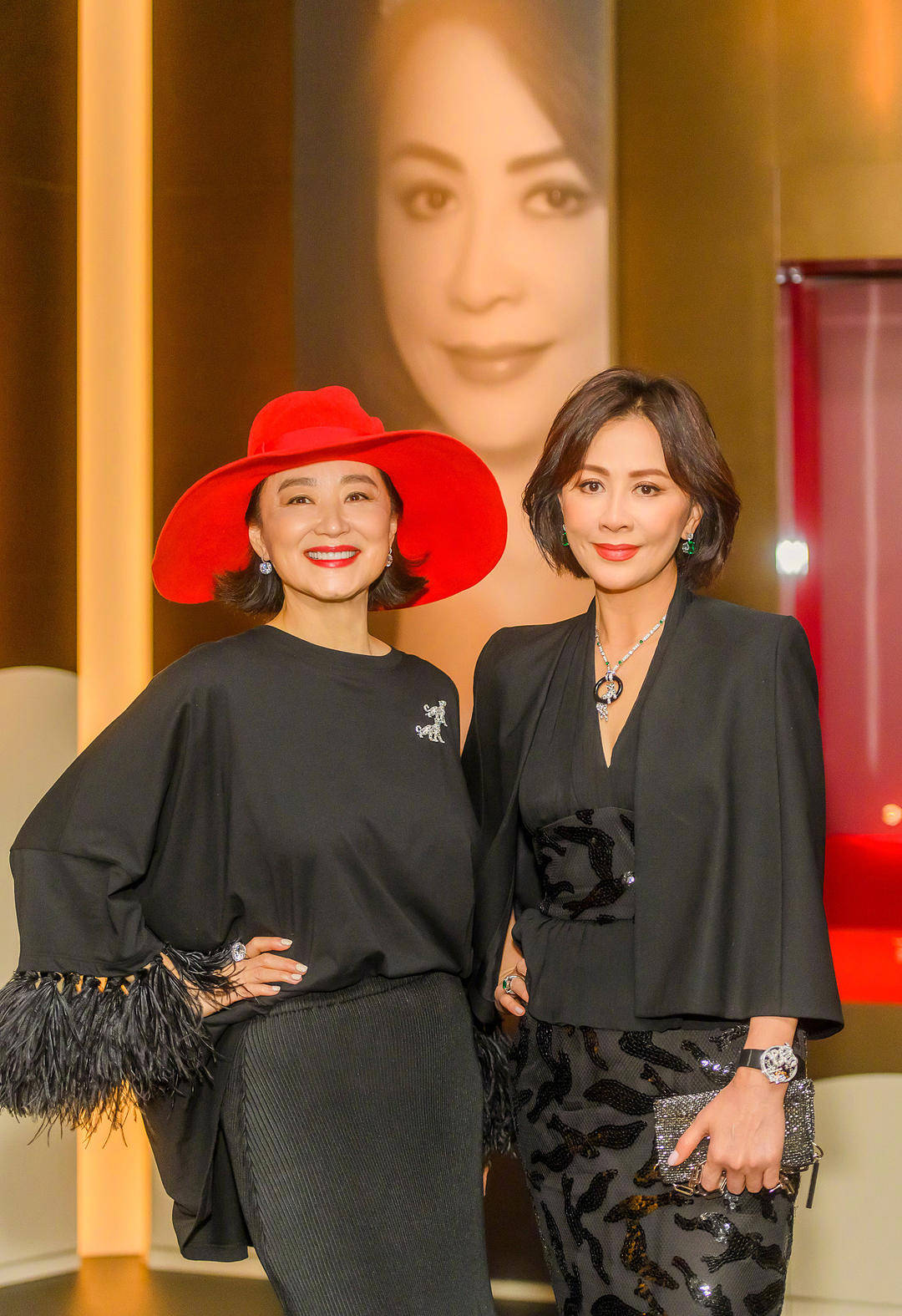 皇冠信用网怎么开户_刘嘉玲曝林青霞家中的麻将房挂“东方不败”照片：坐在她家里面打麻将要吓死皇冠信用网怎么开户了