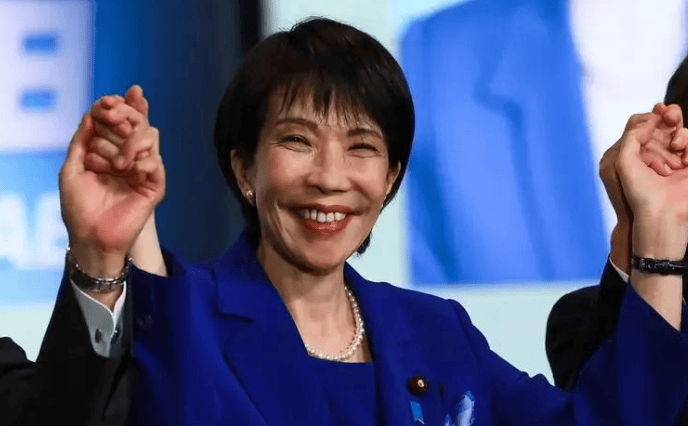 正版皇冠信用网开户_5架无人机围岛正版皇冠信用网开户，赌中方不敢击落？反制手段就位，高世早苗知道怕了