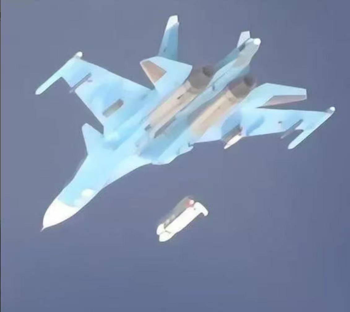 皇冠信用网代理_48000枚滑翔炸弹皇冠信用网代理，俄方打出“范氏”弹药量，乌军连躲的机会都没有