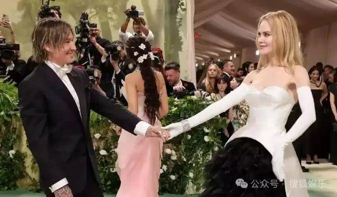 皇冠足球平台申请_终究还是离婚了皇冠足球平台申请!这样的结果已经算体面了吧!