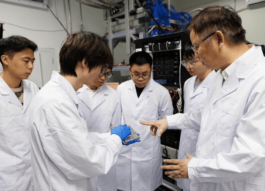 皇冠信用网在线申请_美国鹰派改口了皇冠信用网在线申请，世界不再认中国"全球第三"，世界格局现新底牌